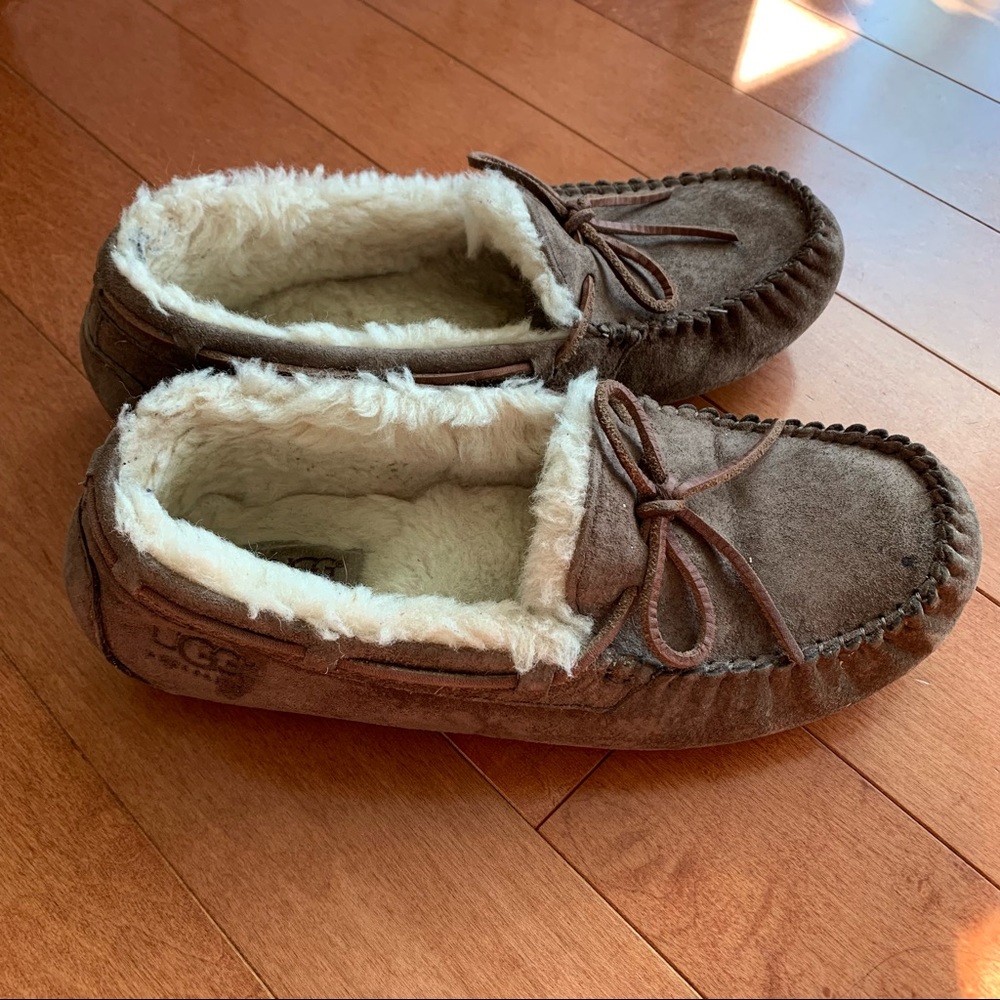 Ugg Dakota Moccasins